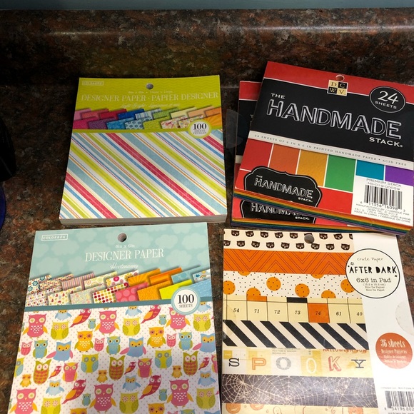 Mini stacks of scrapbook paper - Picture 1 of 2